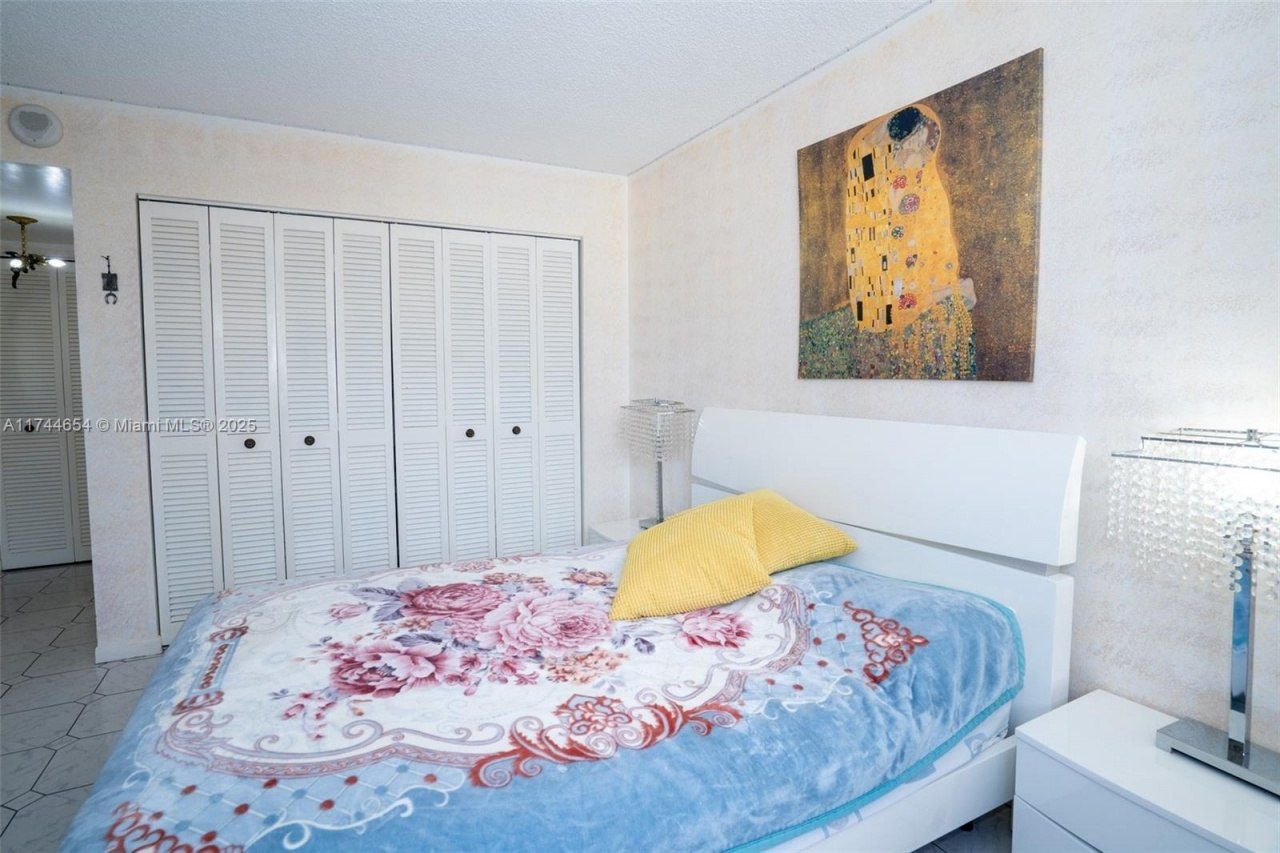 1833 S Ocean Dr, Unit 1103, Hallandale Beach, FL 33009 Photo