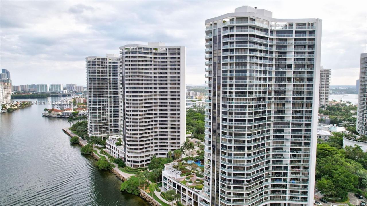 4000 Island Blvd, Unit 1002, Aventura, FL 33160 Photo