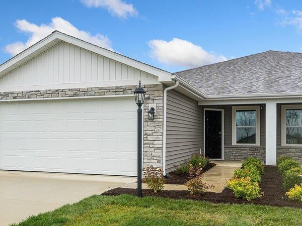 1030 Butler Lake Court, Fort Wayne, IN 46818