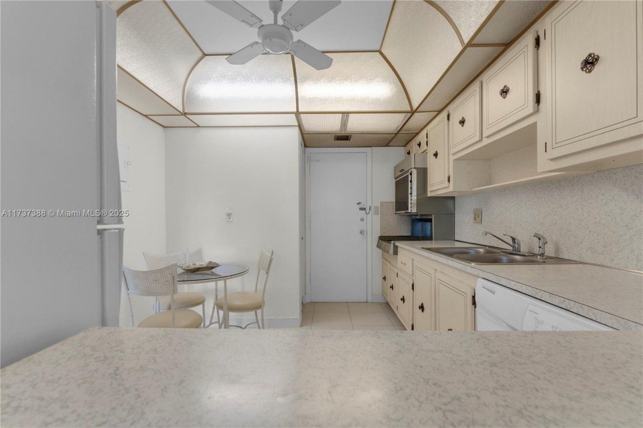 200 Diplomat Pkwy, Unit 229, Hallandale Beach, FL 33009 Photo