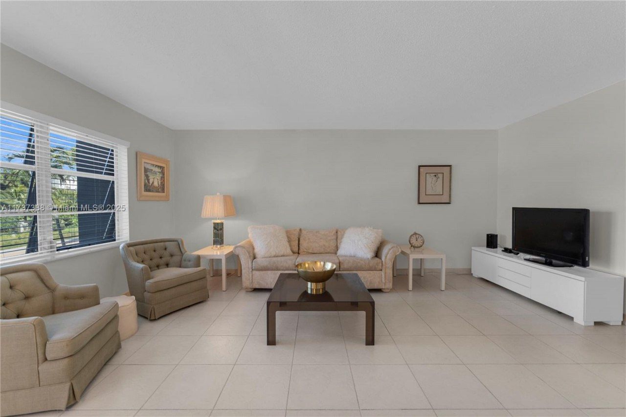 200 Diplomat Pkwy, Unit 229, Hallandale Beach, FL 33009 Photo