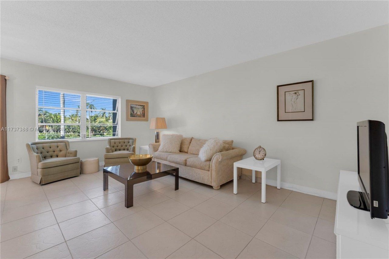 200 Diplomat Pkwy, Unit 229, Hallandale Beach, FL 33009 Photo