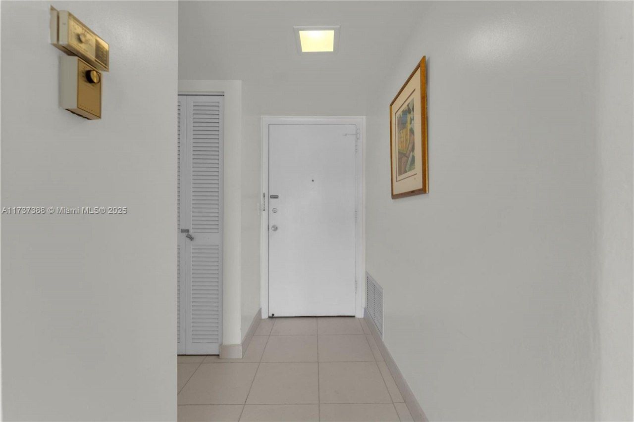 200 Diplomat Pkwy, Unit 229, Hallandale Beach, FL 33009 Photo