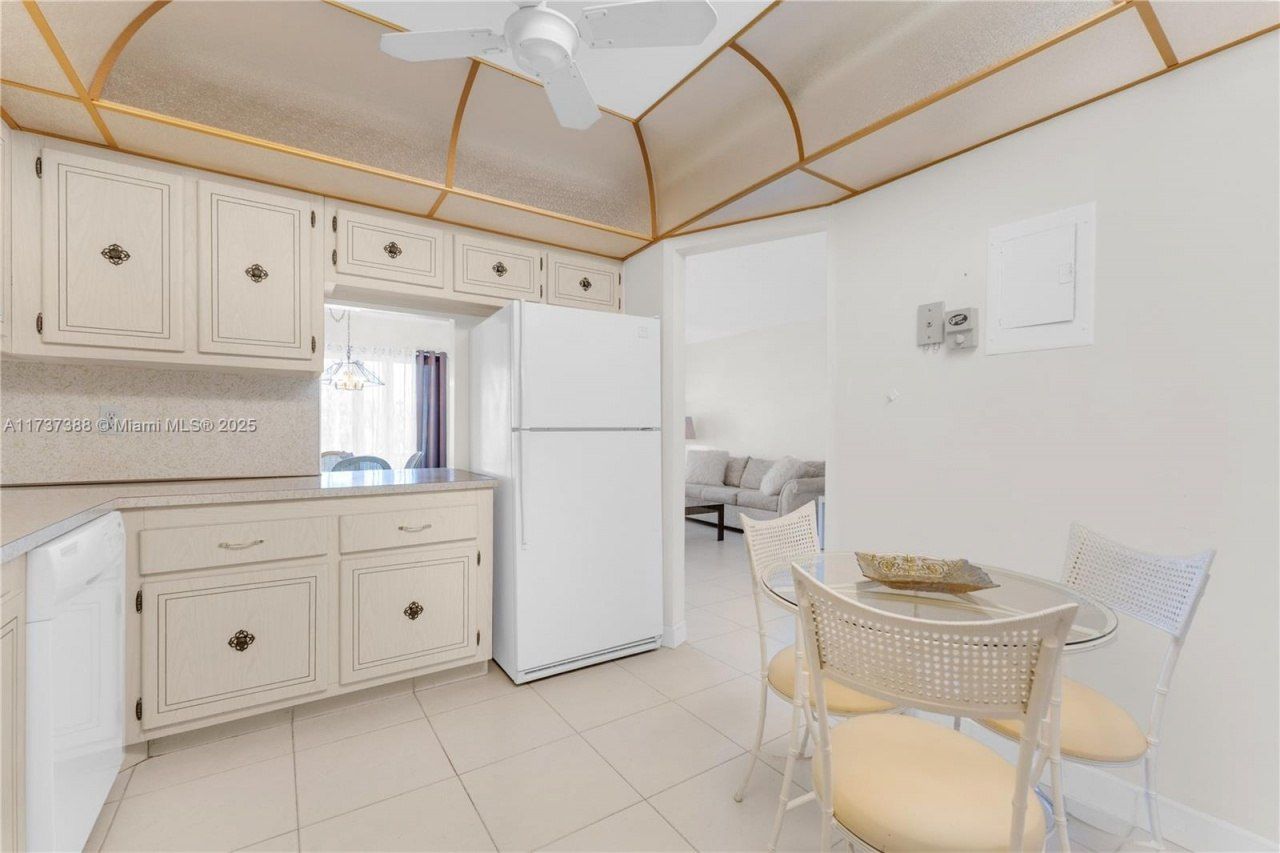 200 Diplomat Pkwy, Unit 229, Hallandale Beach, FL 33009 Photo