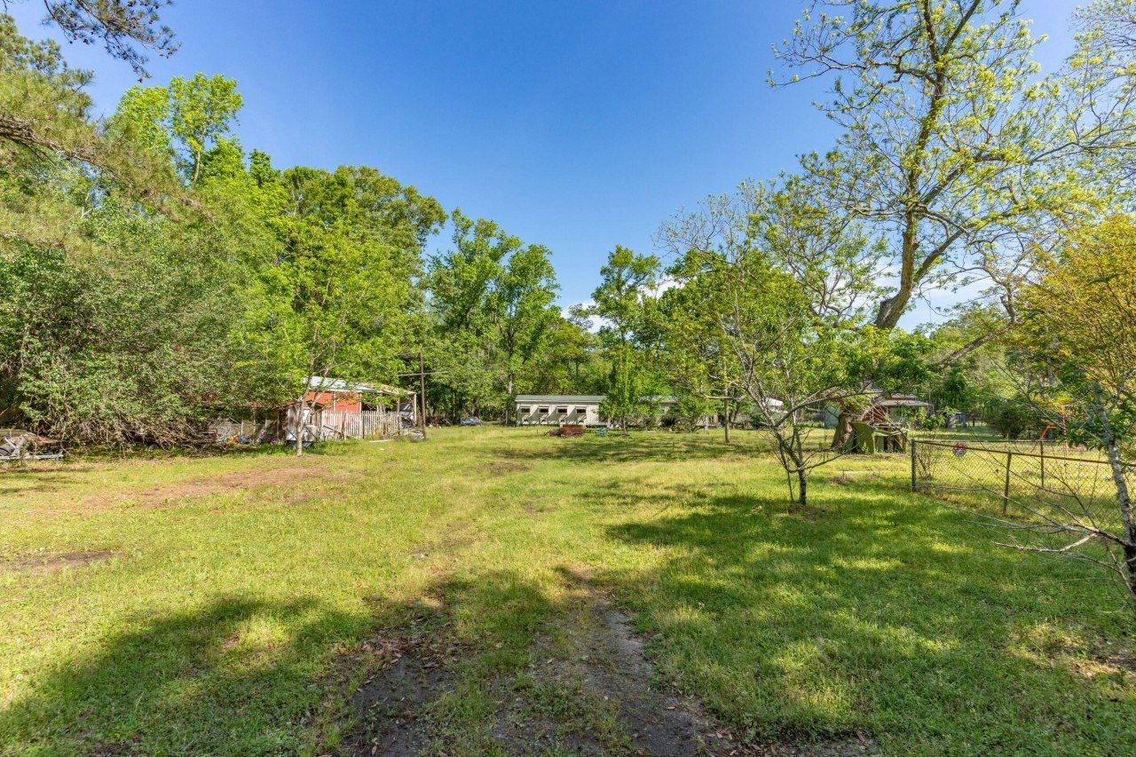 4304 River Road Photo 6