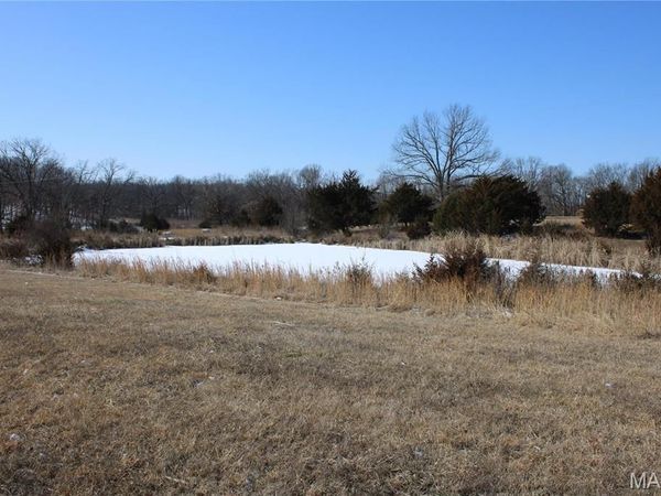 3 Highway 24, Madison, MO 65263