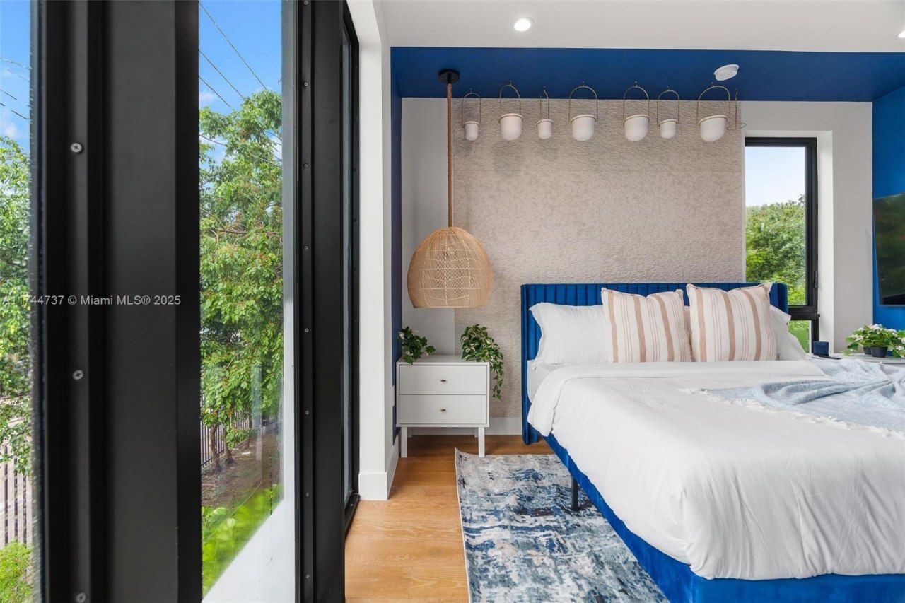 408 NW 52nd St, Miami, FL 33127 Photo