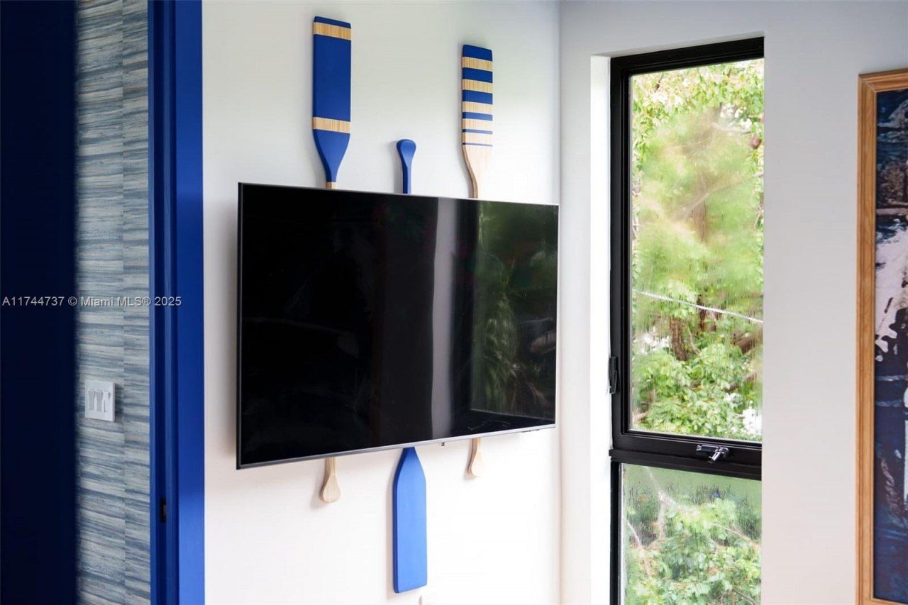 408 NW 52nd St, Miami, FL 33127 Photo