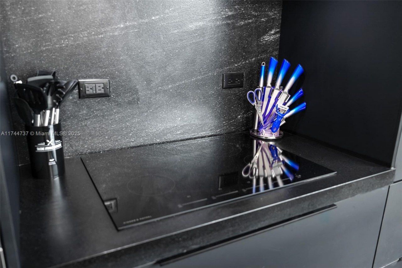 408 NW 52nd St, Miami, FL 33127 Photo