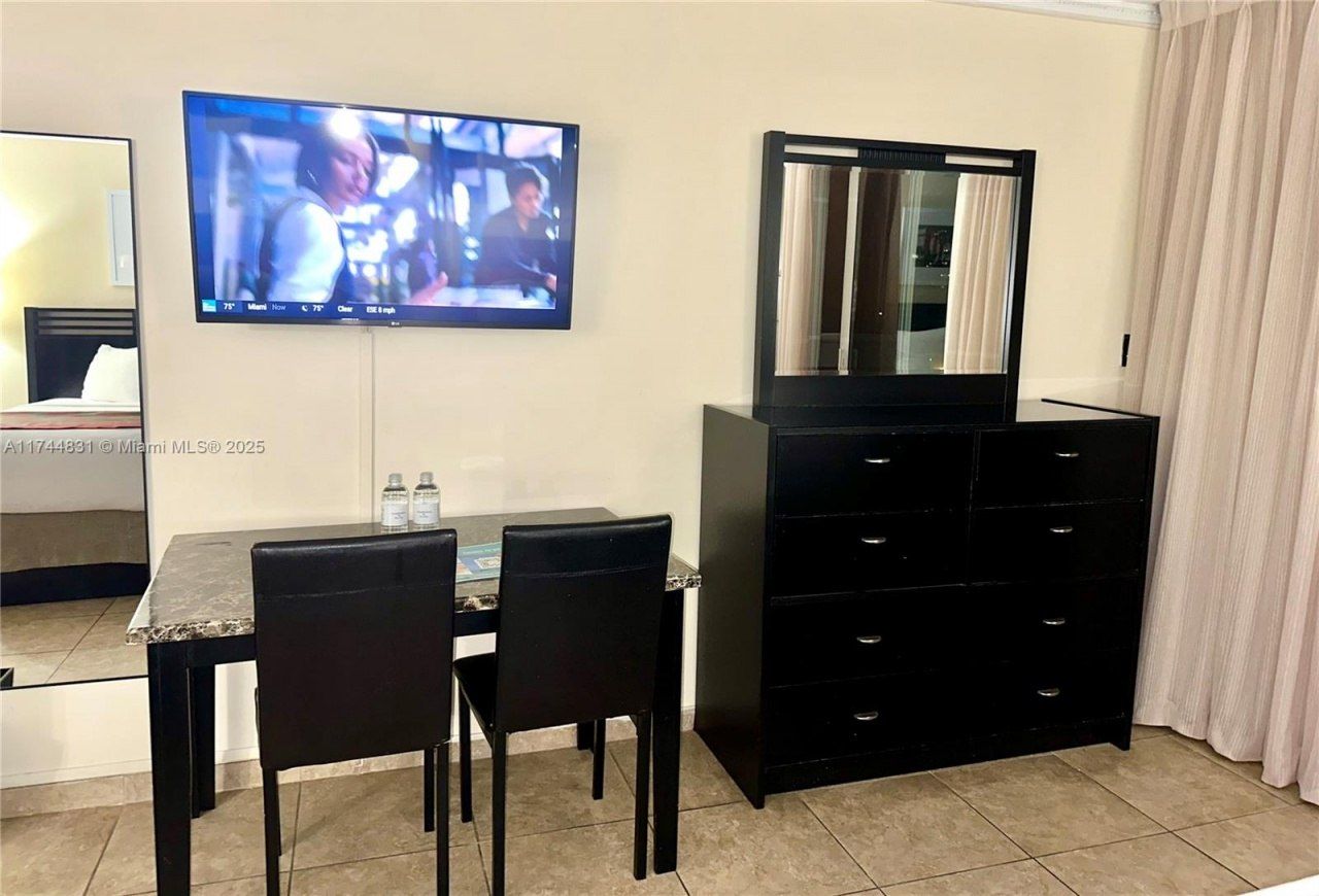 19201 Collins Ave, Unit 435, Sunny Isles Beach, FL 33160 Photo