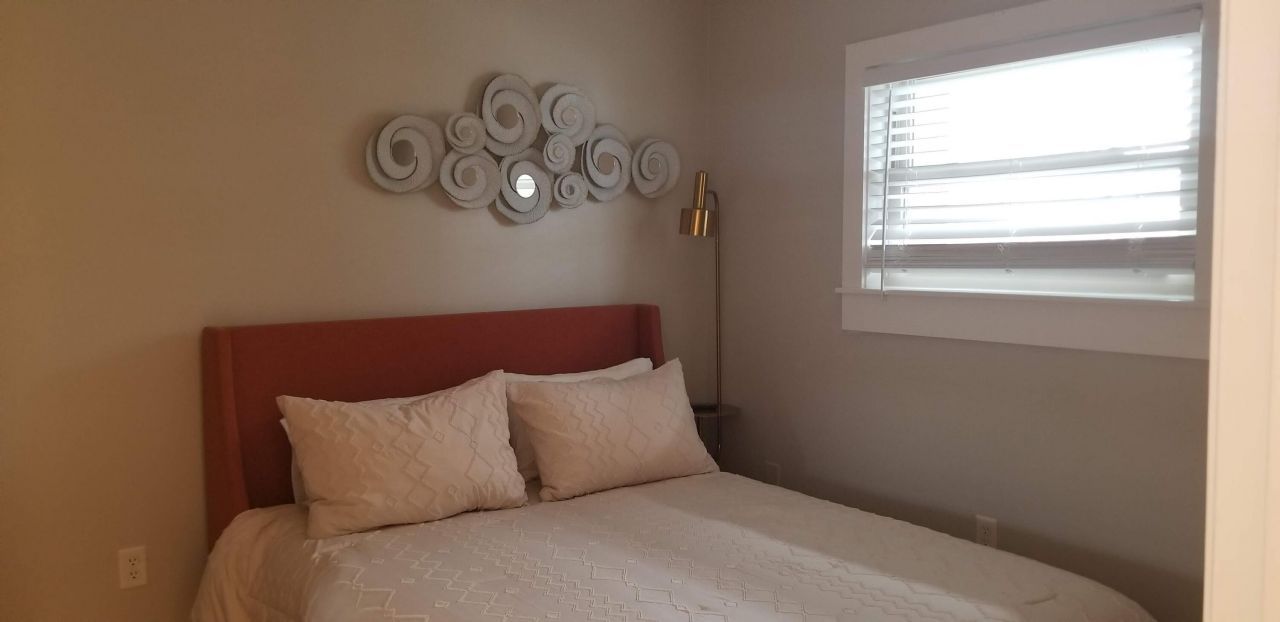 40 Bee Street Photo 6