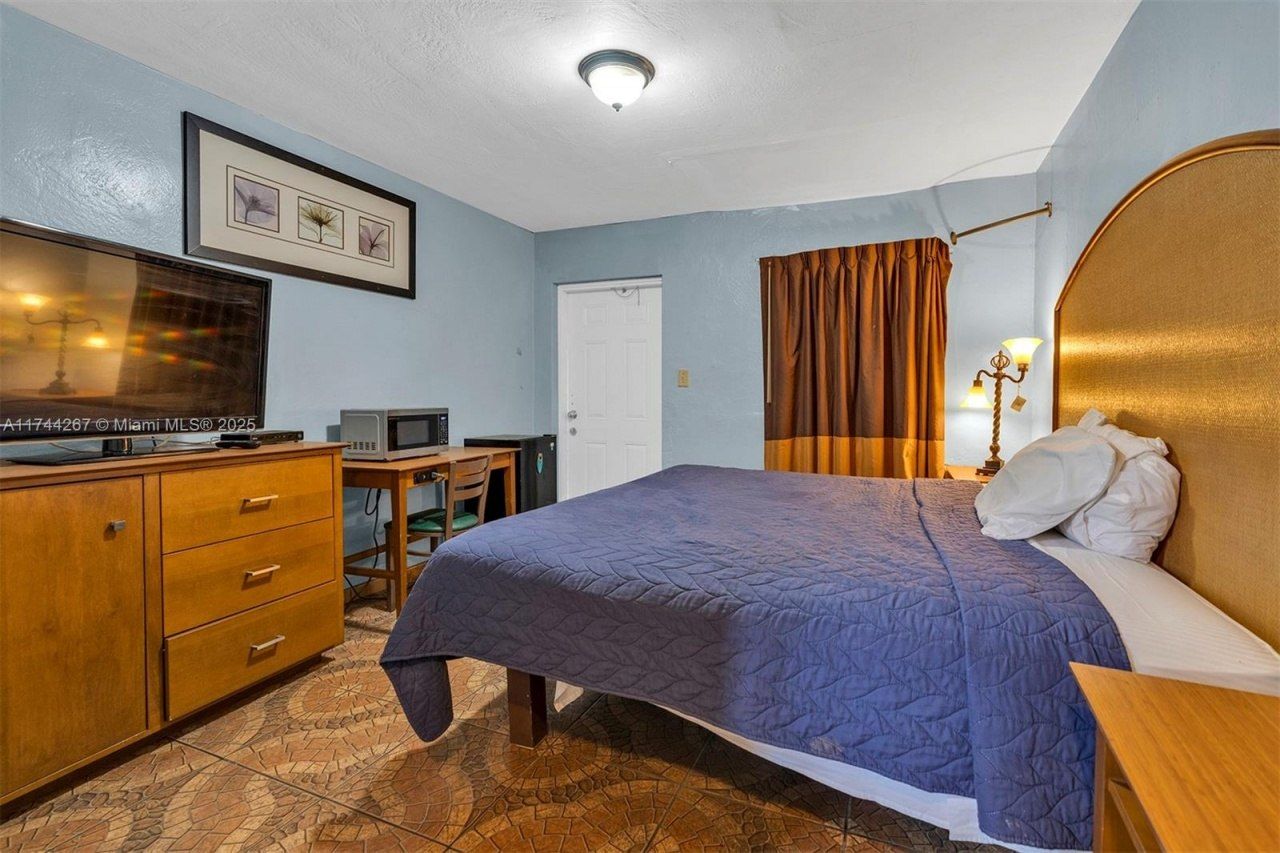 1150 S Federal Hwy, Dania Beach, FL 33004 Photo