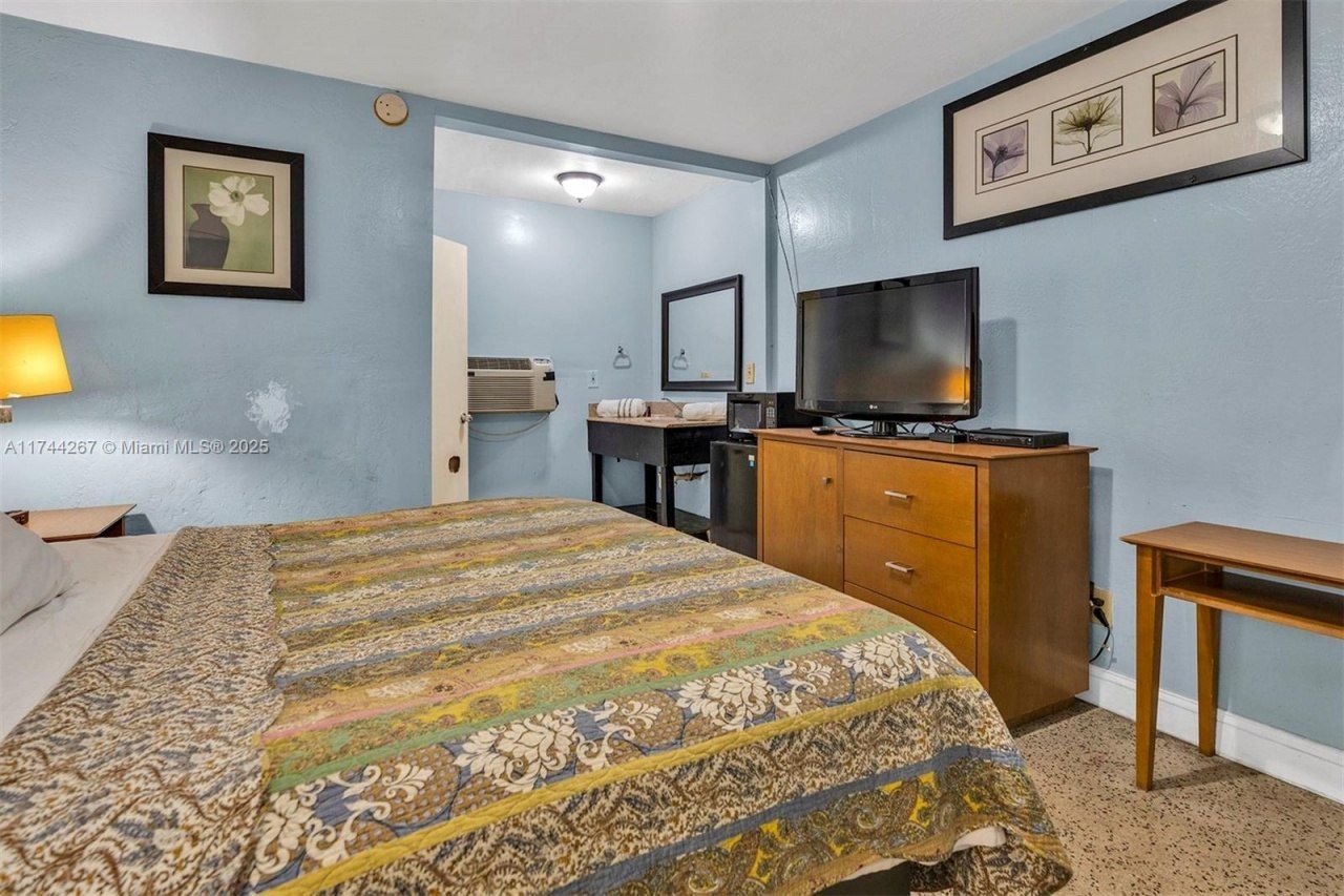 1150 S Federal Hwy, Dania Beach, FL 33004 Photo