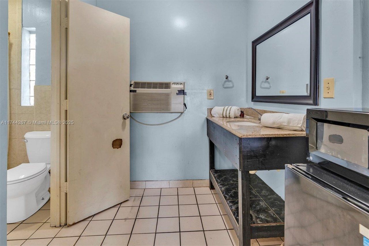 1150 S Federal Hwy, Dania Beach, FL 33004 Photo