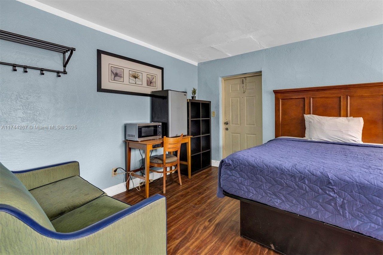 1150 S Federal Hwy, Dania Beach, FL 33004 Photo