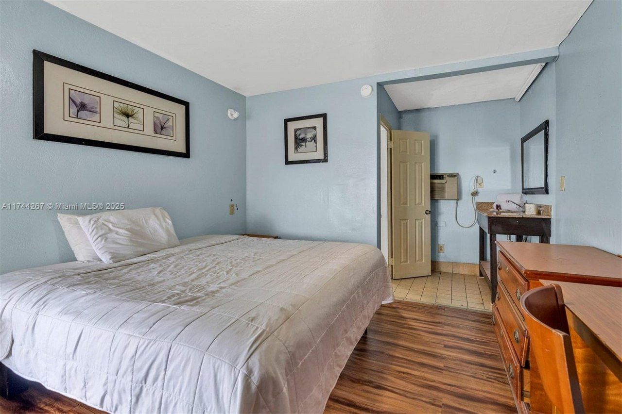 1150 S Federal Hwy, Dania Beach, FL 33004 Photo