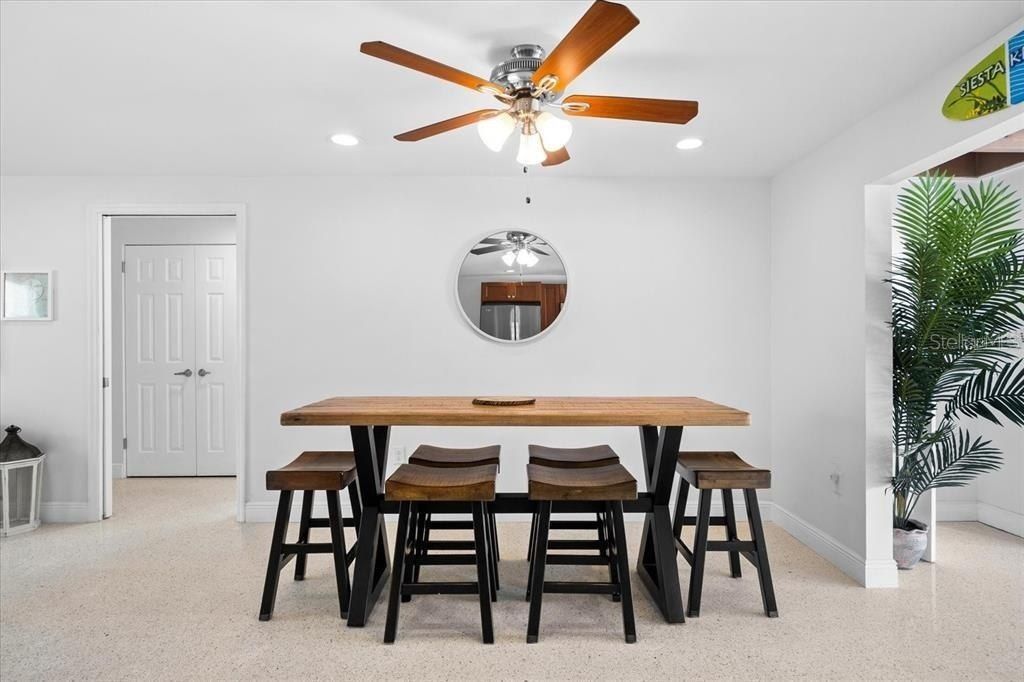 327 Avenida Milano, Sarasota, FL 34242 Photo