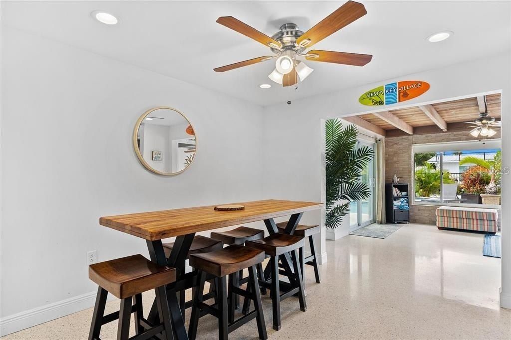 327 Avenida Milano, Sarasota, FL 34242 Photo