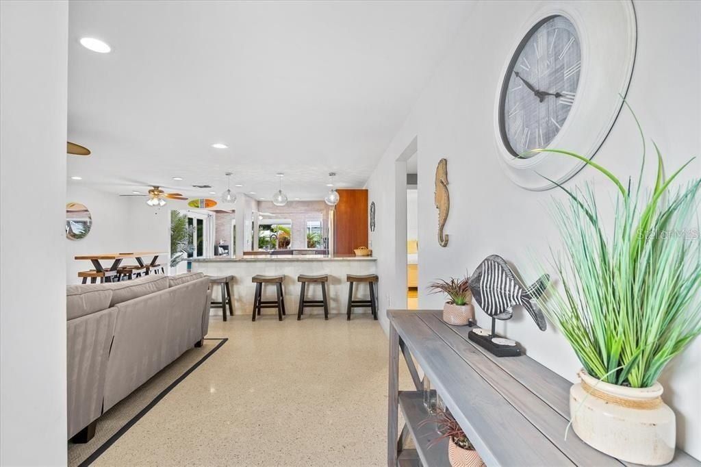 327 Avenida Milano, Sarasota, FL 34242 Photo