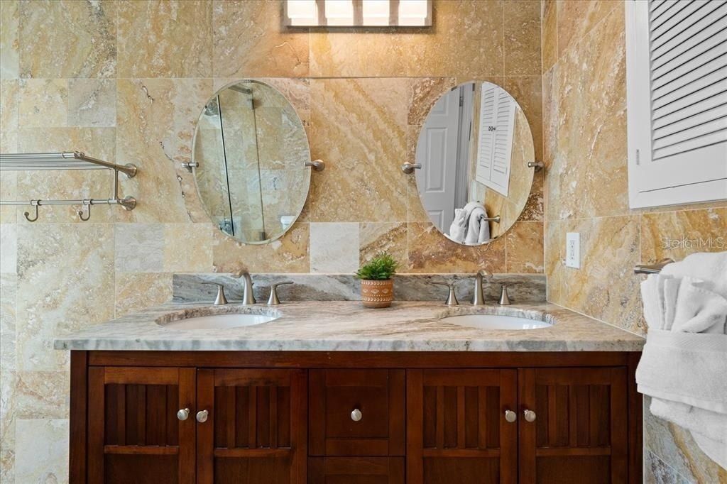 327 Avenida Milano, Sarasota, FL 34242 Photo