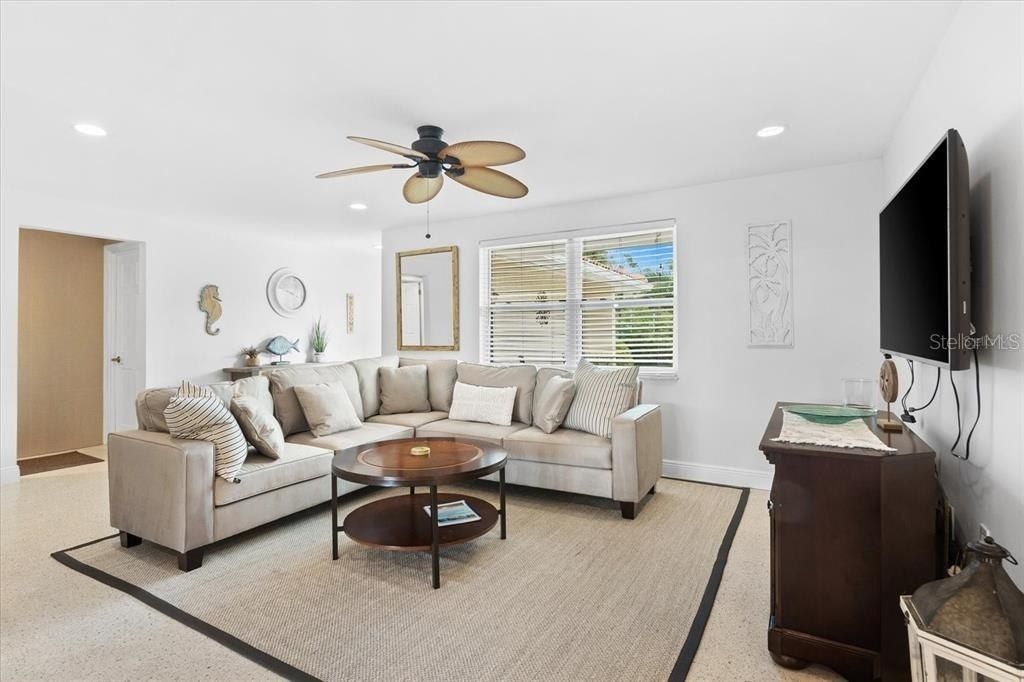 327 Avenida Milano, Sarasota, FL 34242 Photo