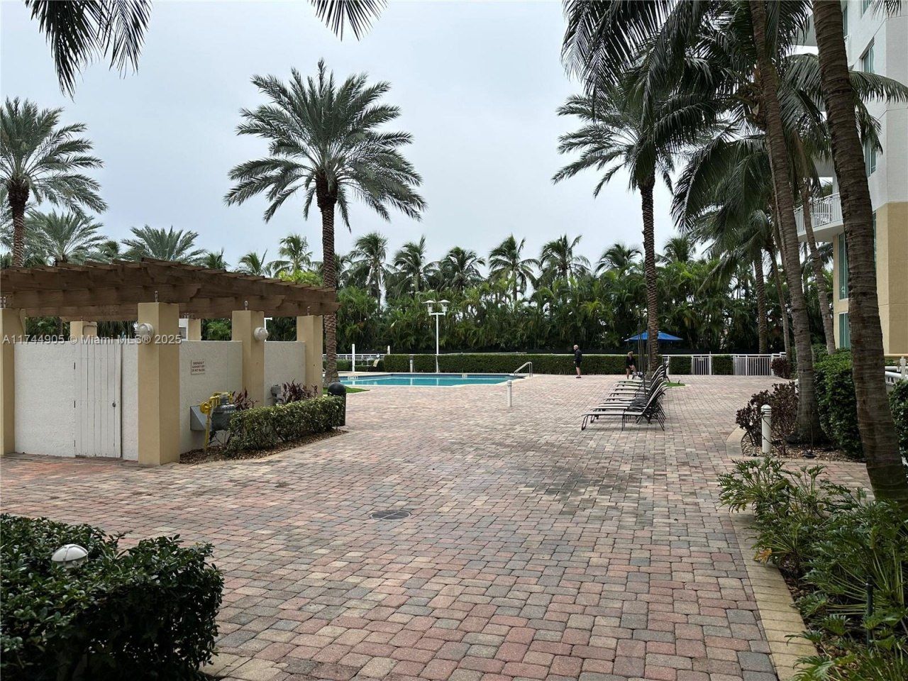 1755 E Hallandale Beach Blvd, Unit MEZ7E, Hallandale Beach, FL 33009 Photo