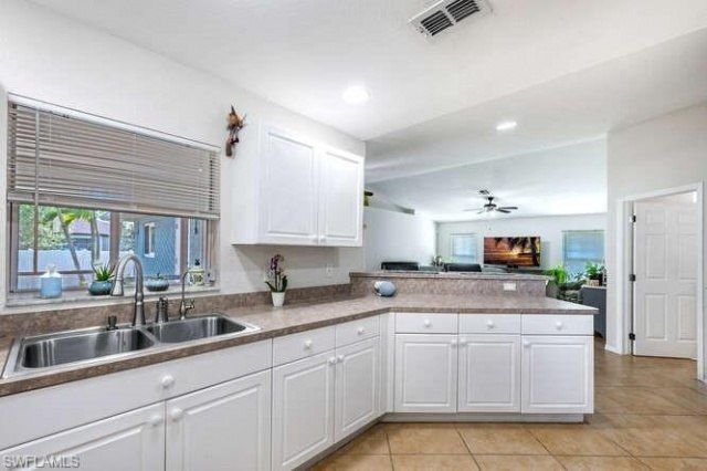 1914 NE 34th St, Cape Coral, FL 33909 Photo