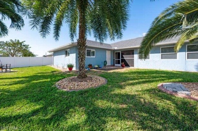 1914 NE 34th St, Cape Coral, FL 33909 Photo