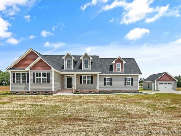 3018 Dinwiddle Drive, Wade, NC 28395