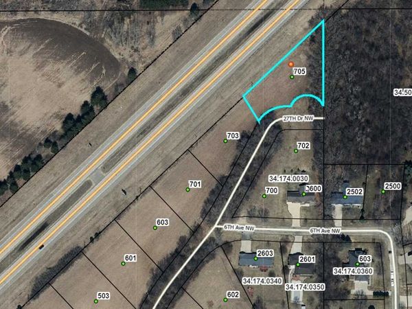 705 27th Drive NW, Austin, MN 55912
