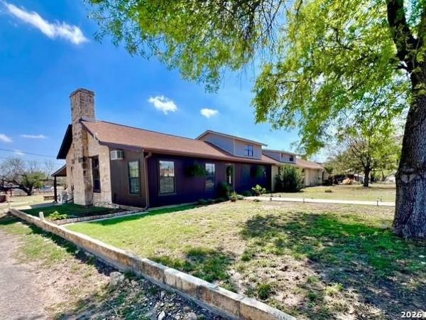 299 Fort Clark Rd, Brackettville, TX 78832