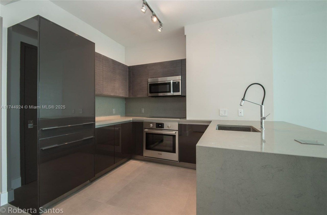 1080 Brickell Ave, Unit 3205, Miami, FL 33131 Photo