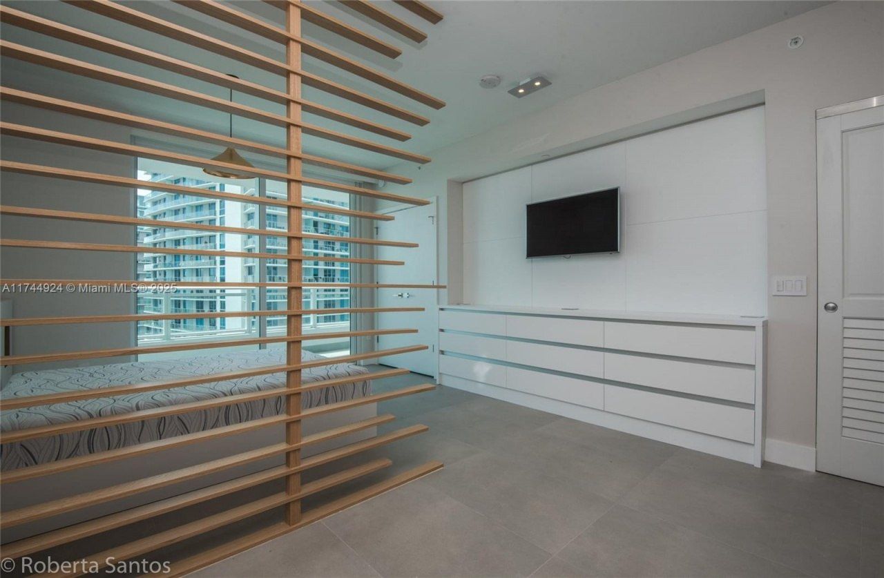1080 Brickell Ave, Unit 3205, Miami, FL 33131 Photo