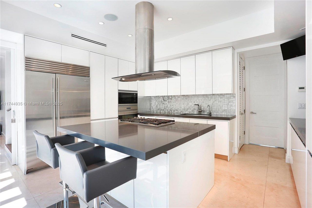 573 Warren Ln, Key Biscayne, FL 33149 Photo