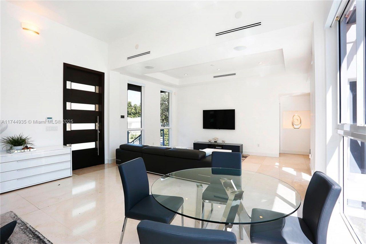 573 Warren Ln, Key Biscayne, FL 33149 Photo