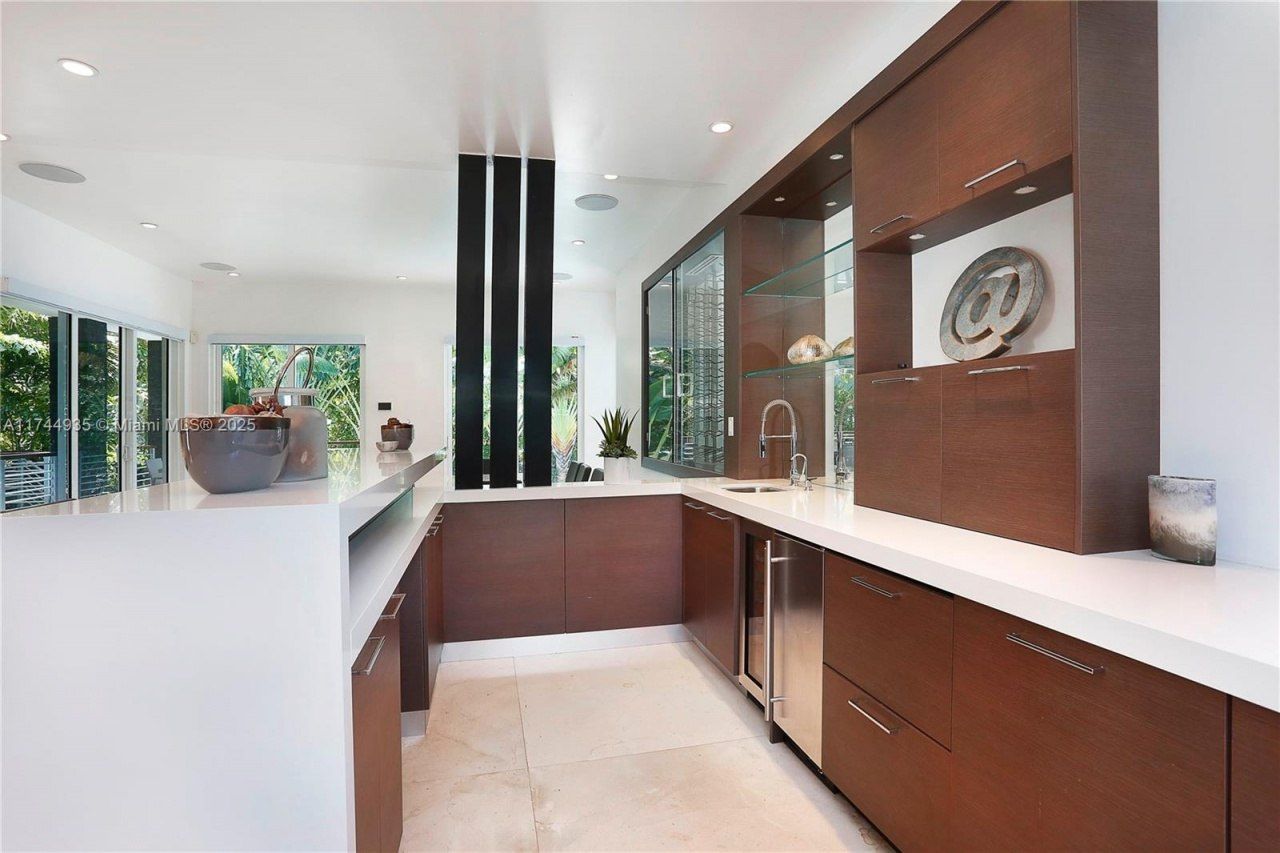 573 Warren Ln, Key Biscayne, FL 33149 Photo