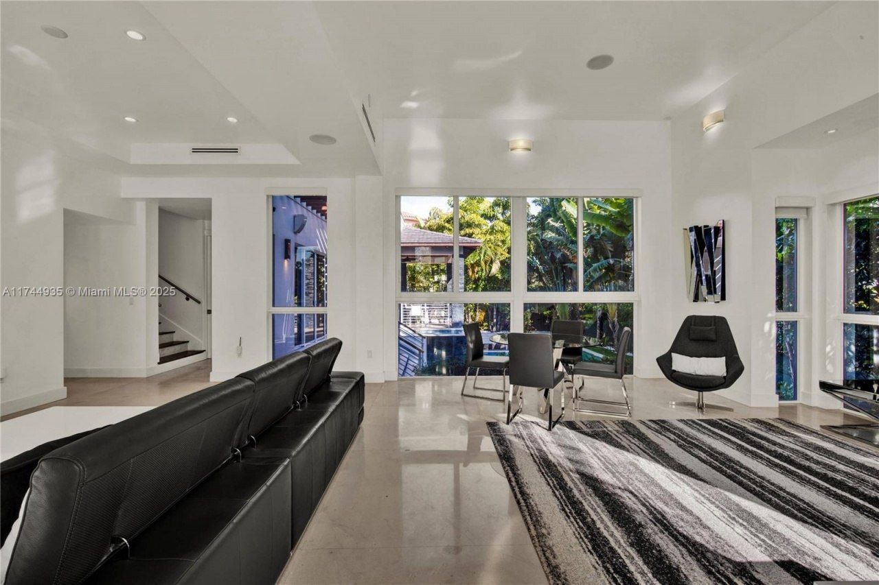 573 Warren Ln, Key Biscayne, FL 33149 Photo