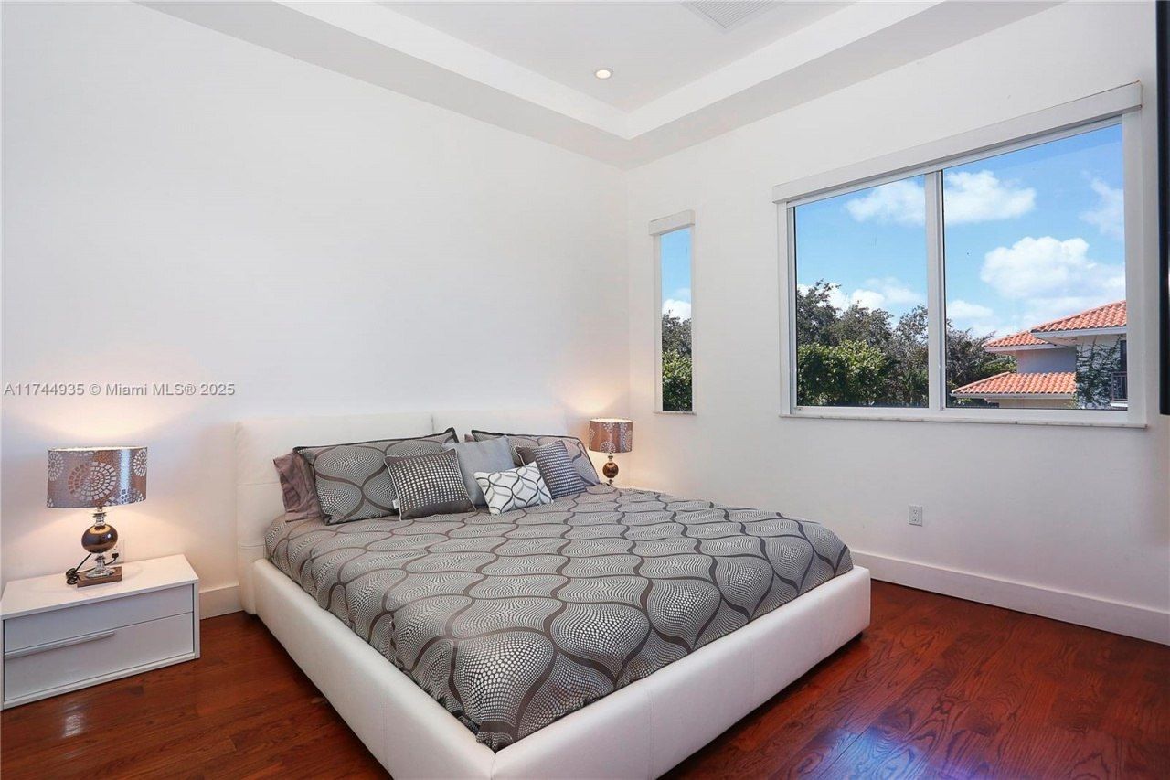 573 Warren Ln, Key Biscayne, FL 33149 Photo