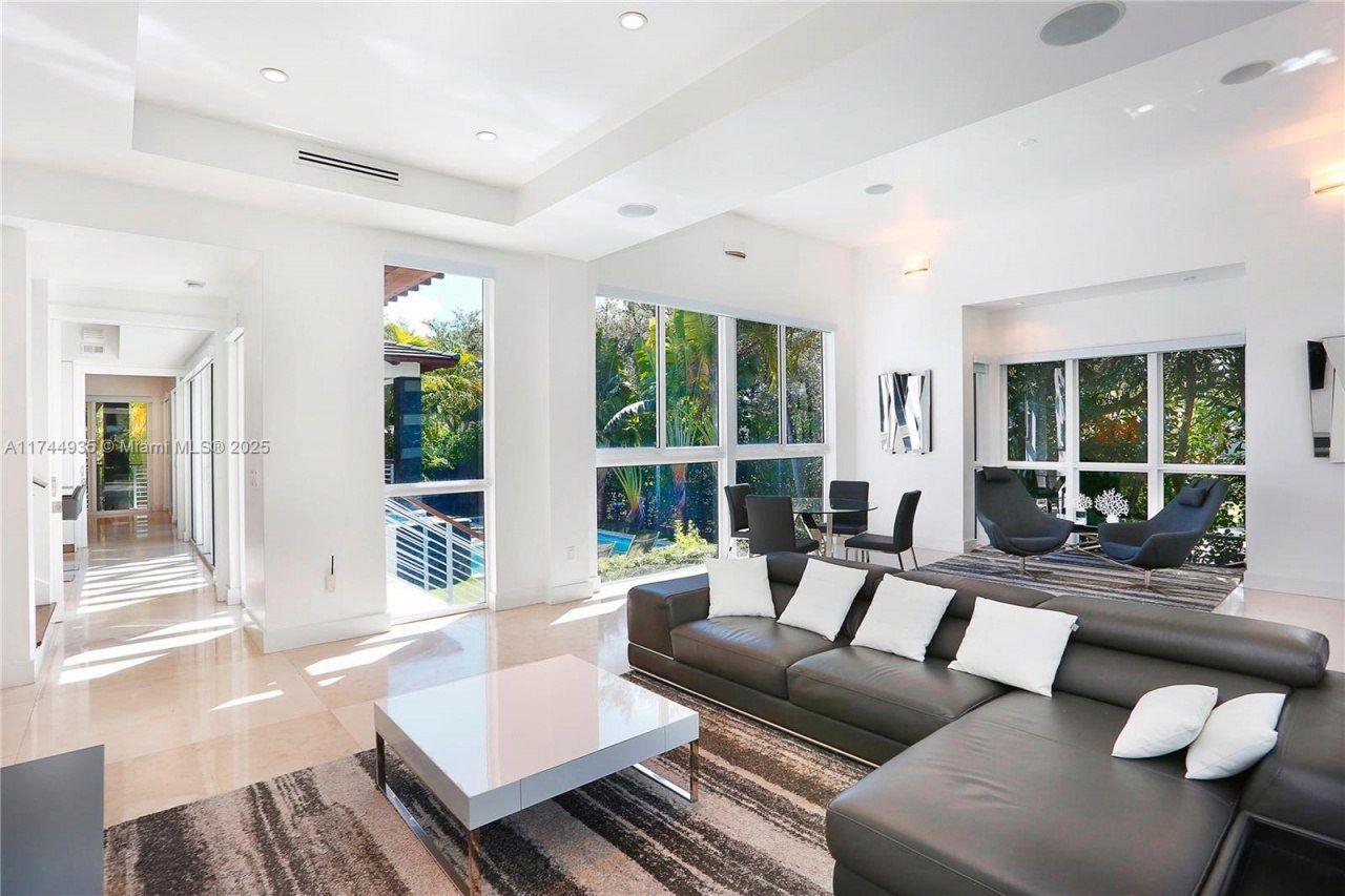 573 Warren Ln, Key Biscayne, FL 33149 Photo