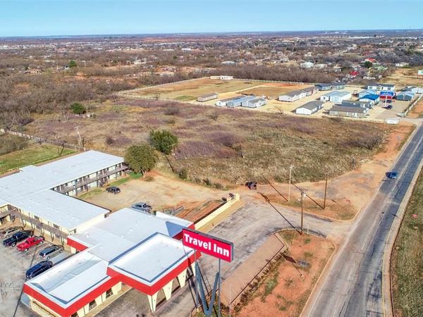 2166 W Overland Trail, Abilene, TX 79603