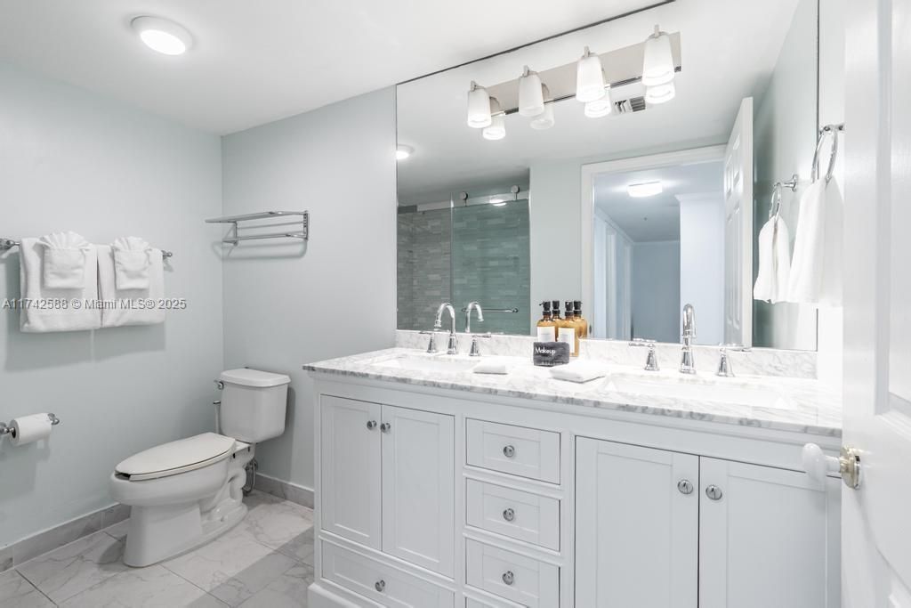 2951 S Bayshore Dr, Unit 907/909, Miami, FL 33133 Photo