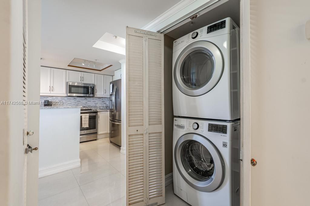 2951 S Bayshore Dr, Unit 907/909, Miami, FL 33133 Photo