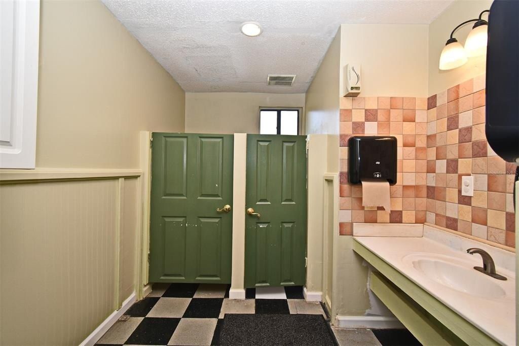 7651 Valencia College Lane, Orlando, FL 32807 Photo