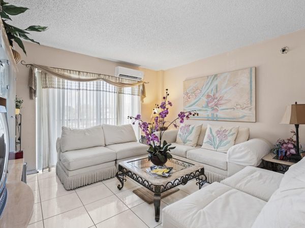 4174 Inverrary Drive, Unit 413, Lauderhill, FL 33319