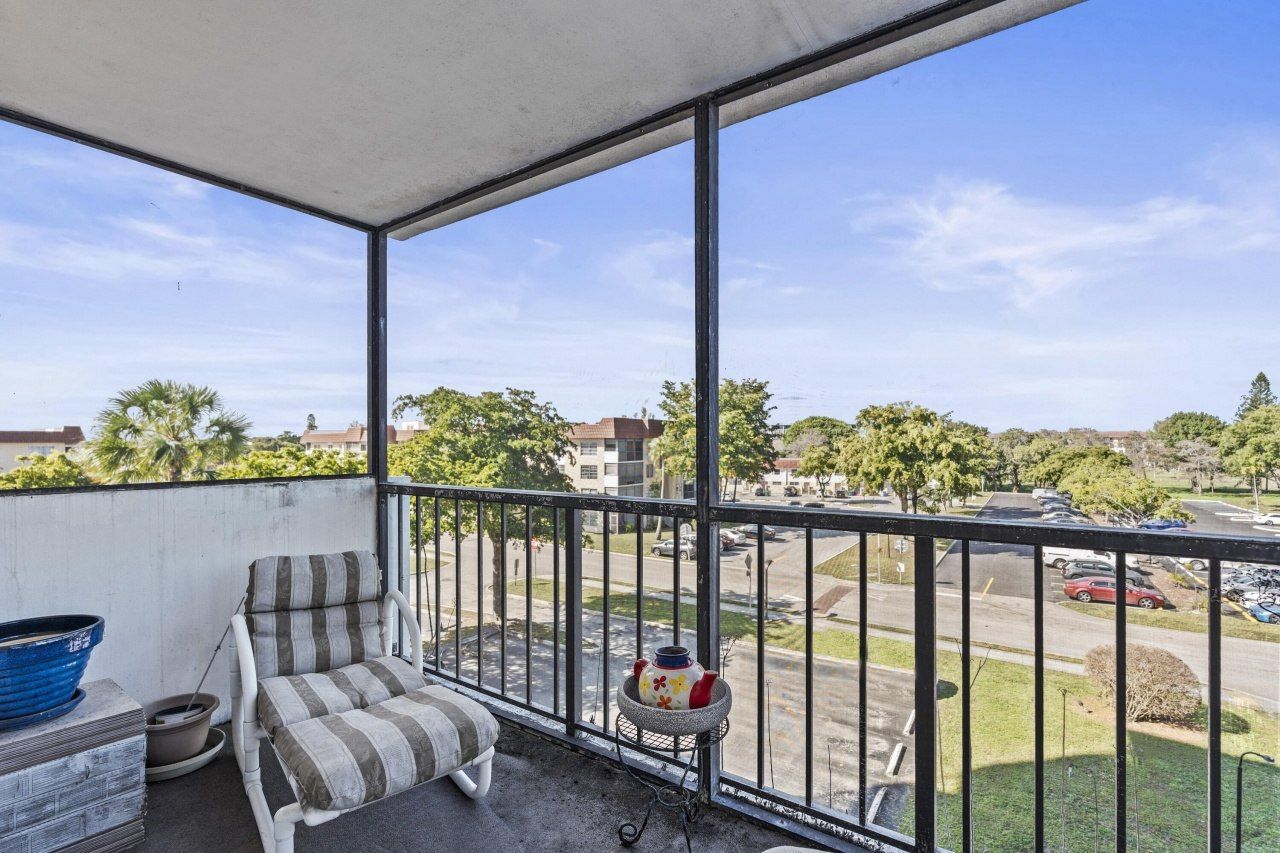 4174 Inverrary Drive, Unit 413, Lauderhill, FL 33319 Photo