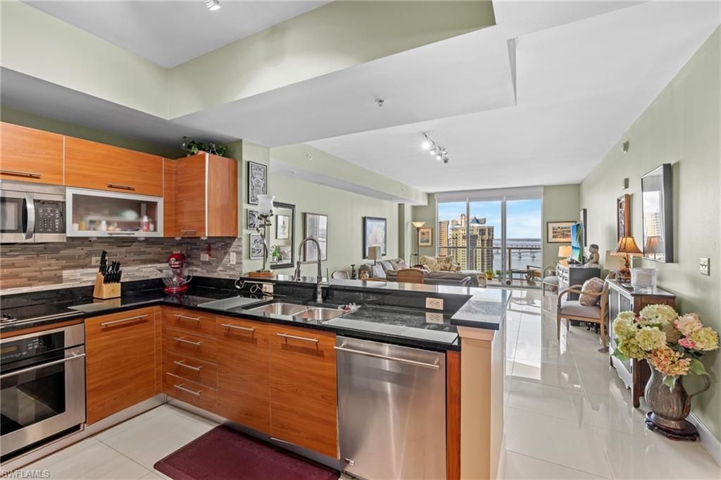 3000 Oasis Grand Blvd, Unit 2203, Fort Myers, FL 33916 Photo