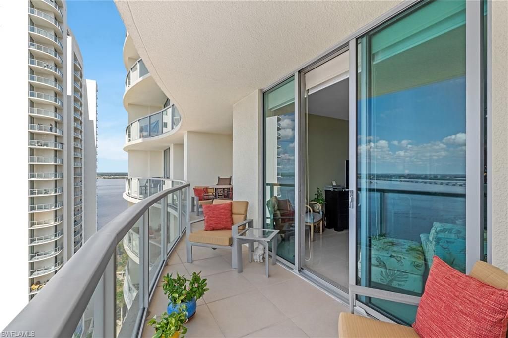 3000 Oasis Grand Blvd, Unit 2203, Fort Myers, FL 33916 Photo