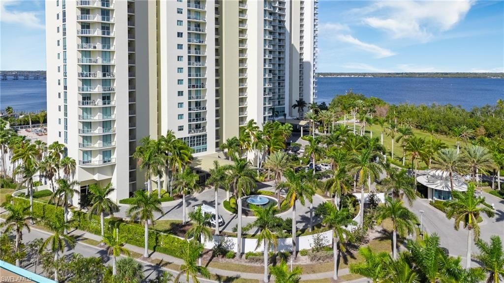3000 Oasis Grand Blvd, Unit 2203, Fort Myers, FL 33916 Photo