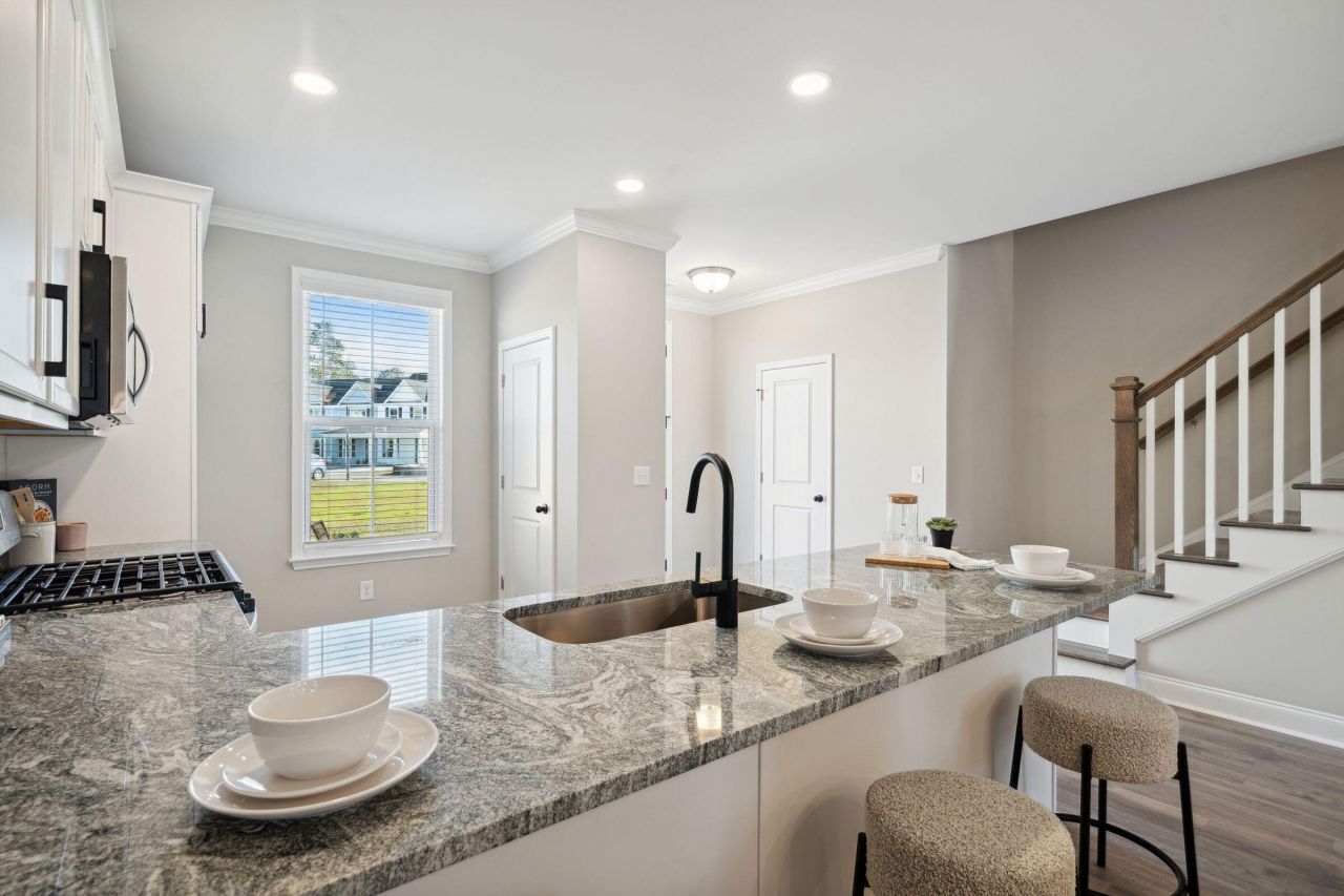 822 Alma Square Drive Photo 9