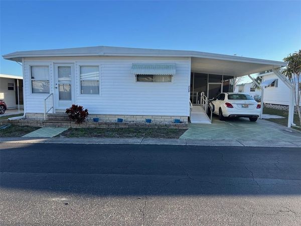 220 ROYAL PALM CIRCLE, LARGO, FL 33778